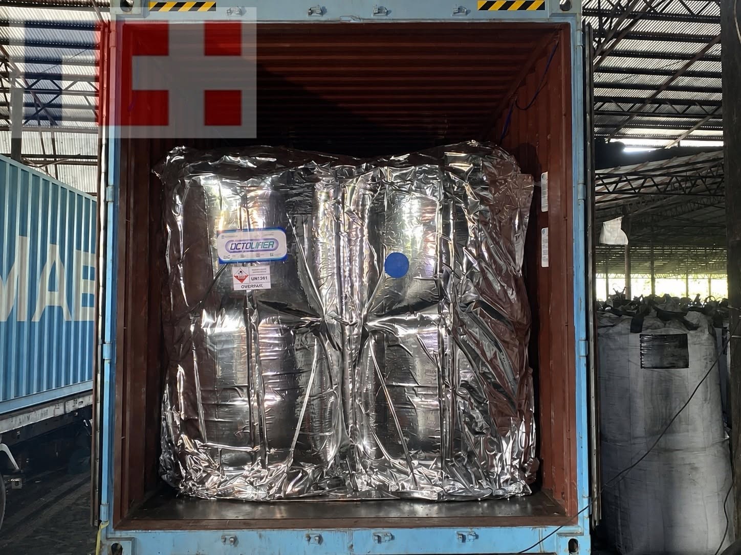 Container lining preparation for bulk cargo